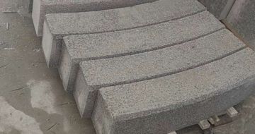 鹰潭芝麻白弧形路牙石