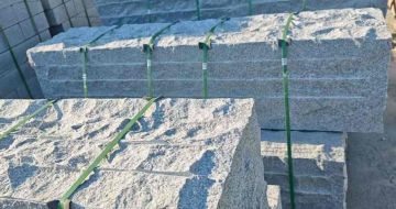 鹰潭芝麻白自然面整石 坐凳