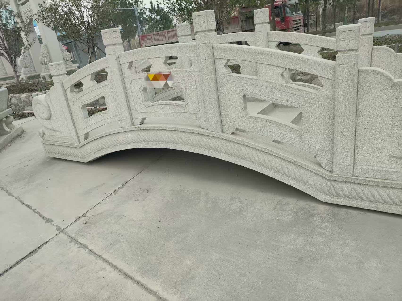 鹰潭芝麻白拱桥，石桥