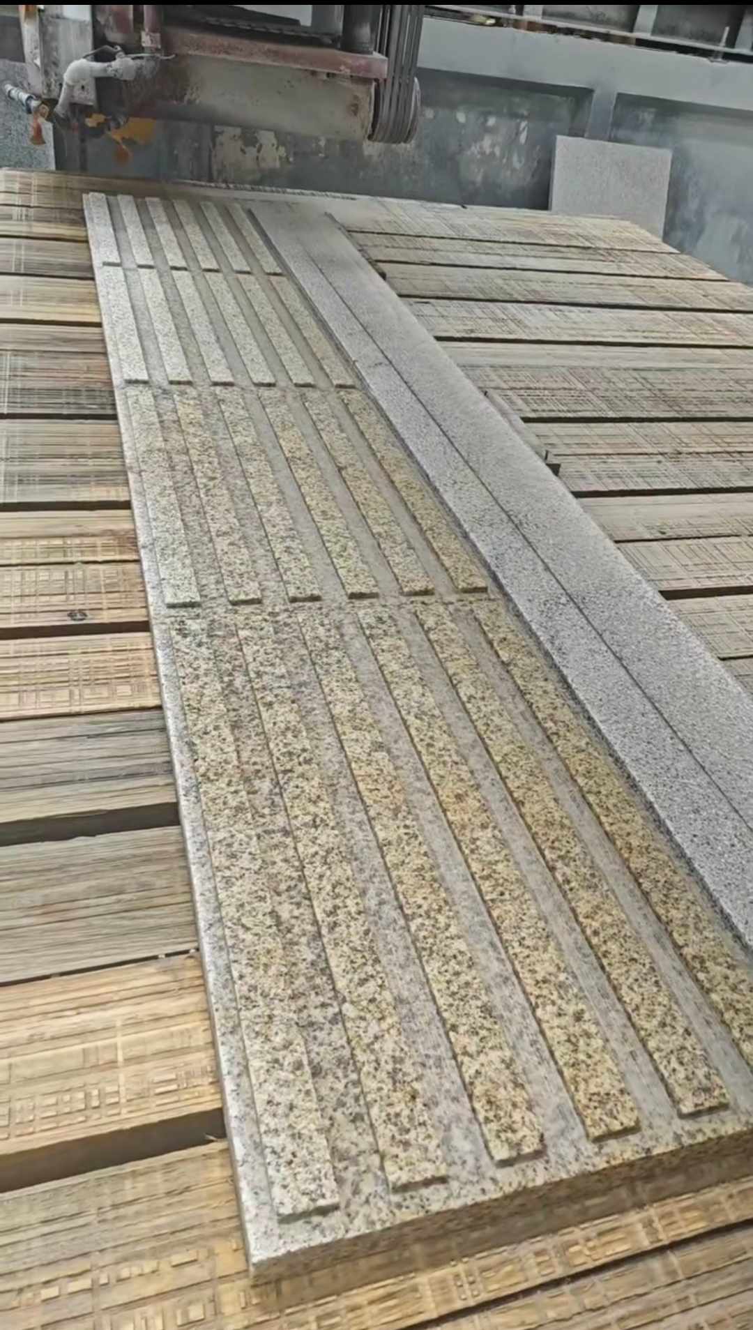 鹰潭黄金麻盲道石 盲条