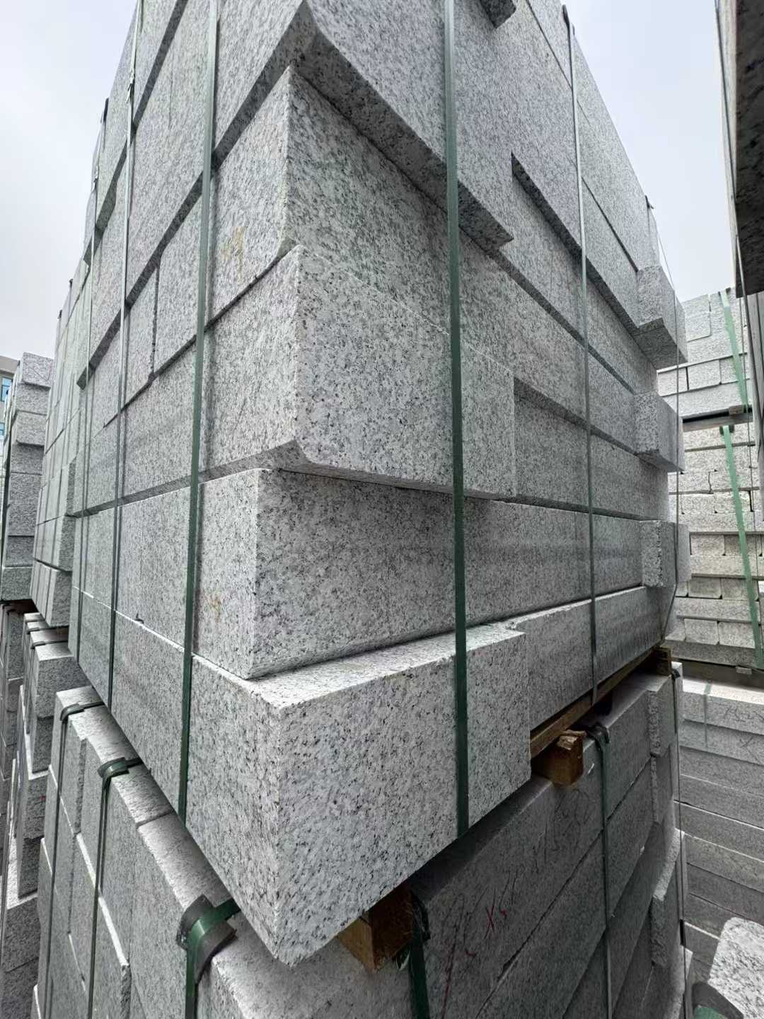 鹰潭芝麻白路牙石 马路牙子