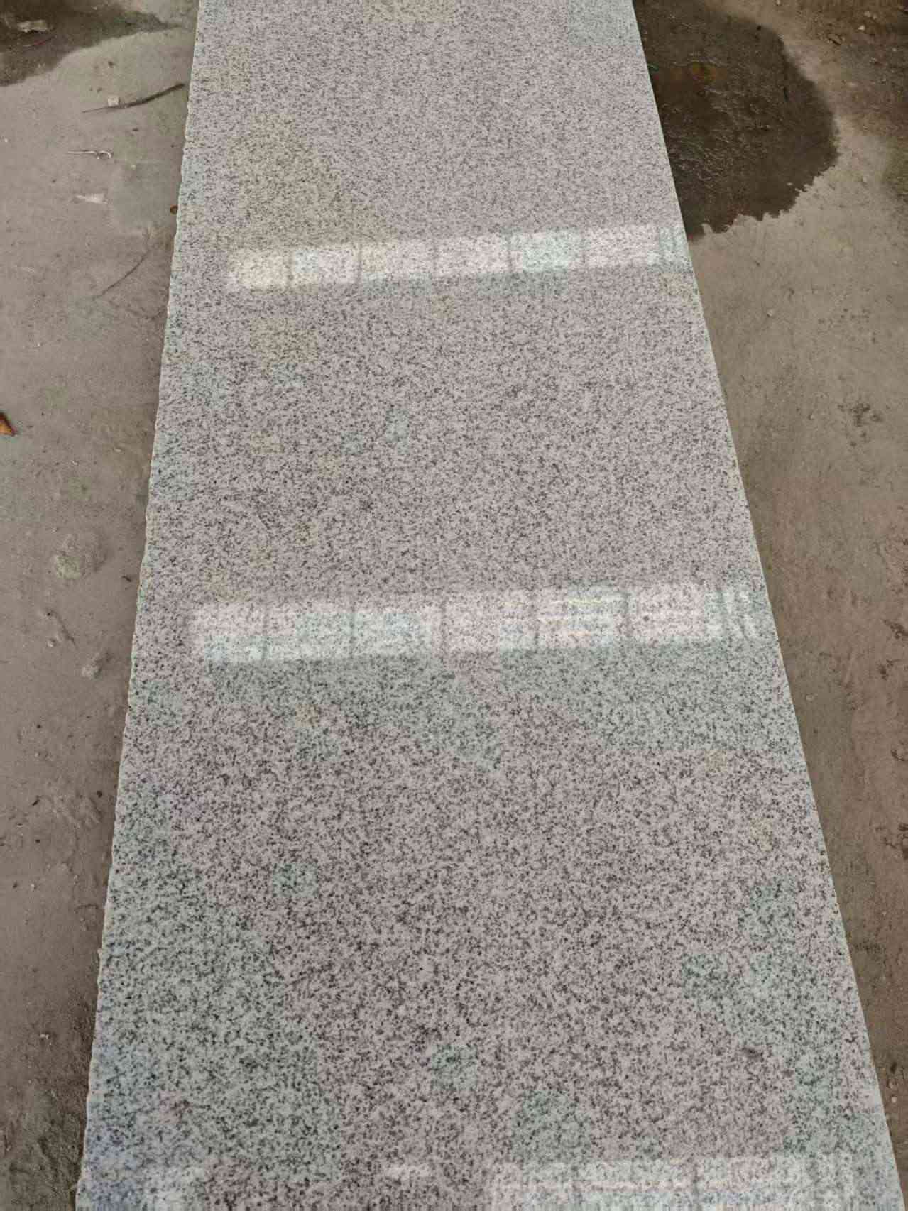 鹰潭芝麻白光面毛板