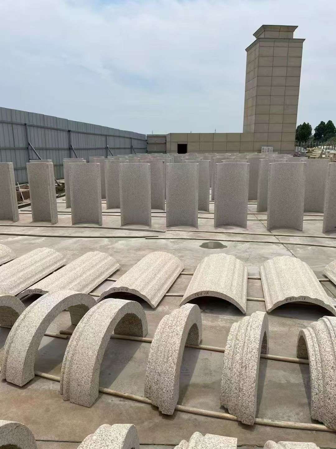 鹰潭黄金麻别墅柱皮 异形 线条定制